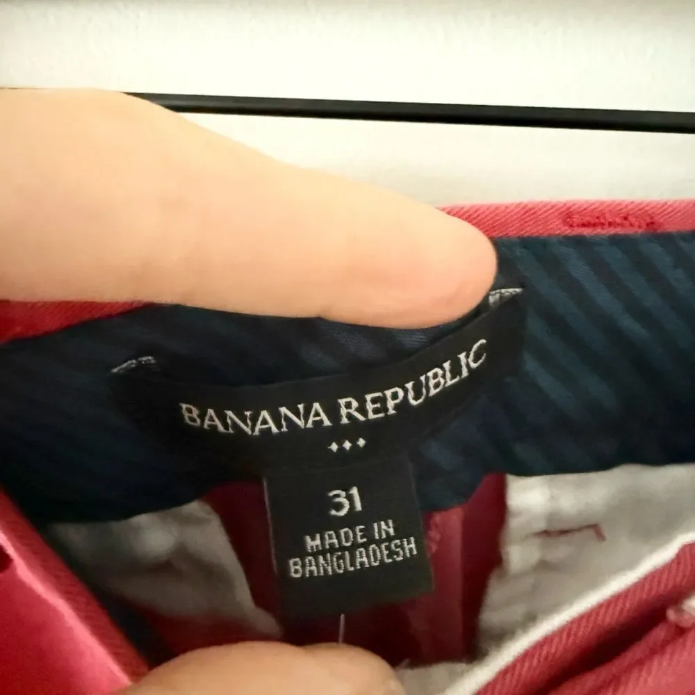 NWT Banana Republic Slim Fit Deck Short 9” inseam in Washed Red - Size 31